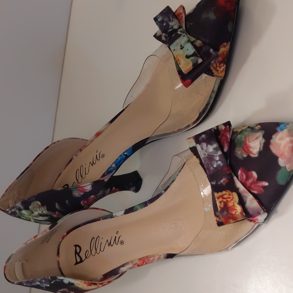 Bellini Cupcake Floral Bow heels/ pumps 8.5W